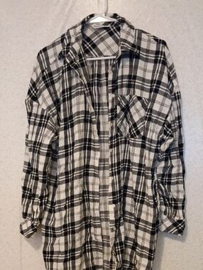 stradivarius Black and White Plaid Oversized Button-Down Shirt